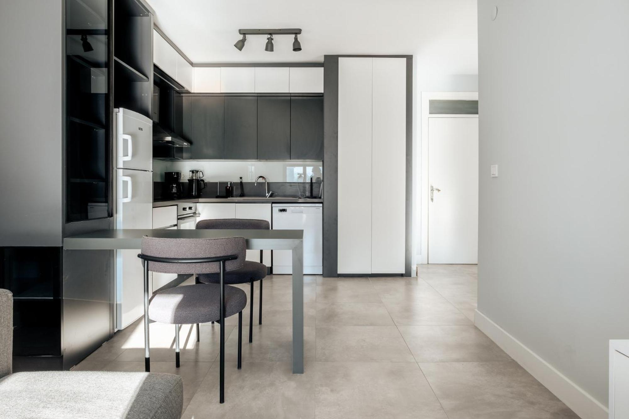 Luminous Flat 7 Min To Arcadium Mall In *